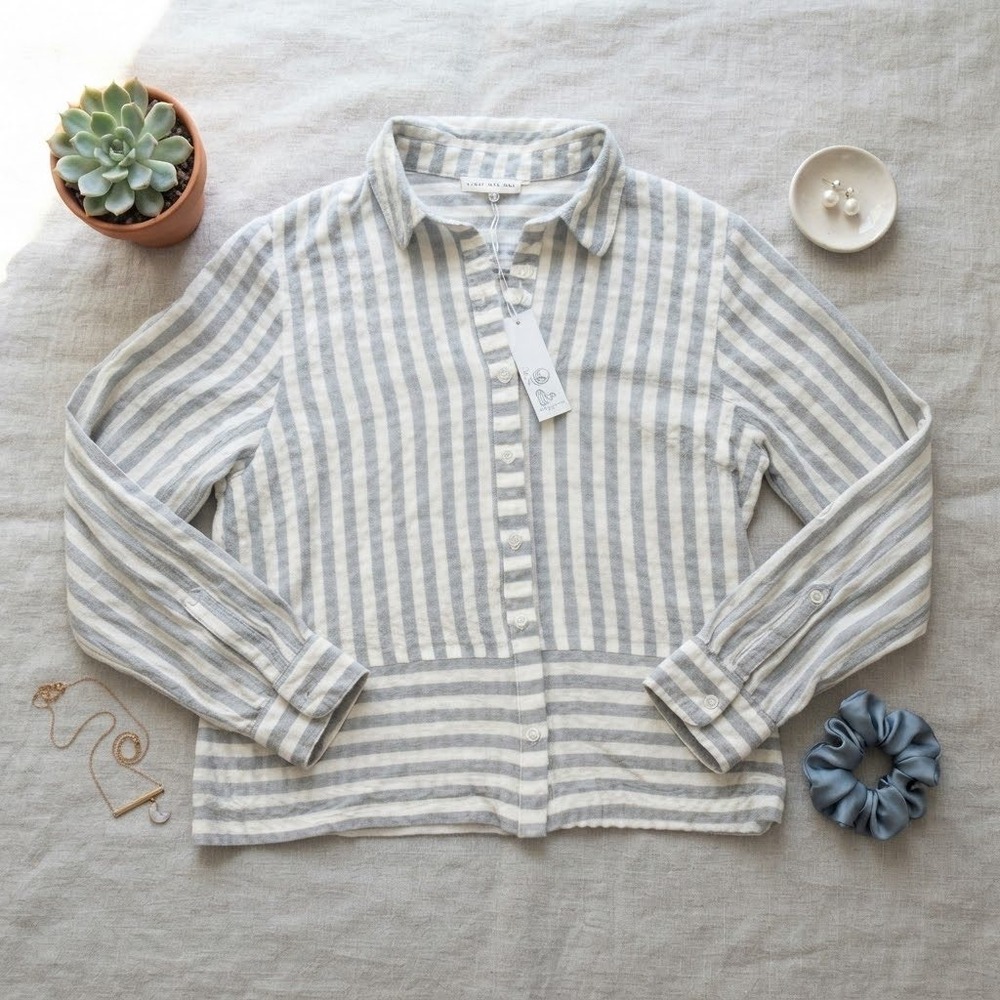 Jane + Delancey Women XS Blue White Striped Seersucker Button Down Shirt NWT
